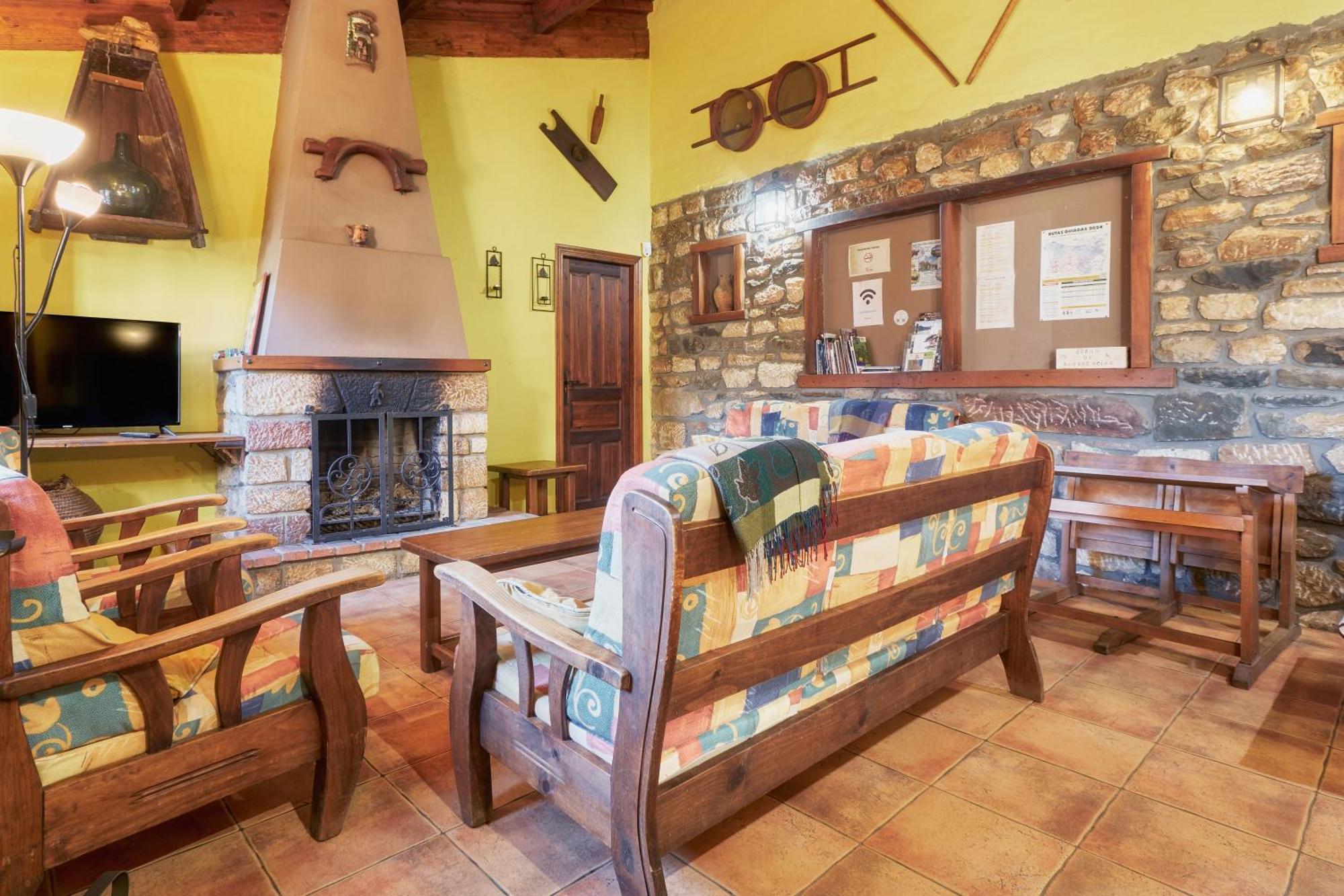 Aldaron Pension Boca de Huérgano Buitenkant foto